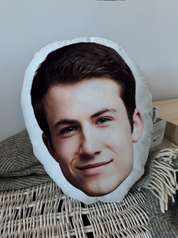 Poduszka Dylan Minnette 13 reasons why Trzynaście powodów Clay Jensen